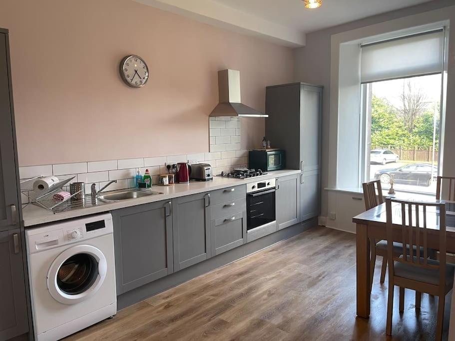 5 Minutes From Loch Lomond - Newly Renovated Ground Floor 1-Bed Flat Apartment Bonhill Exterior photo