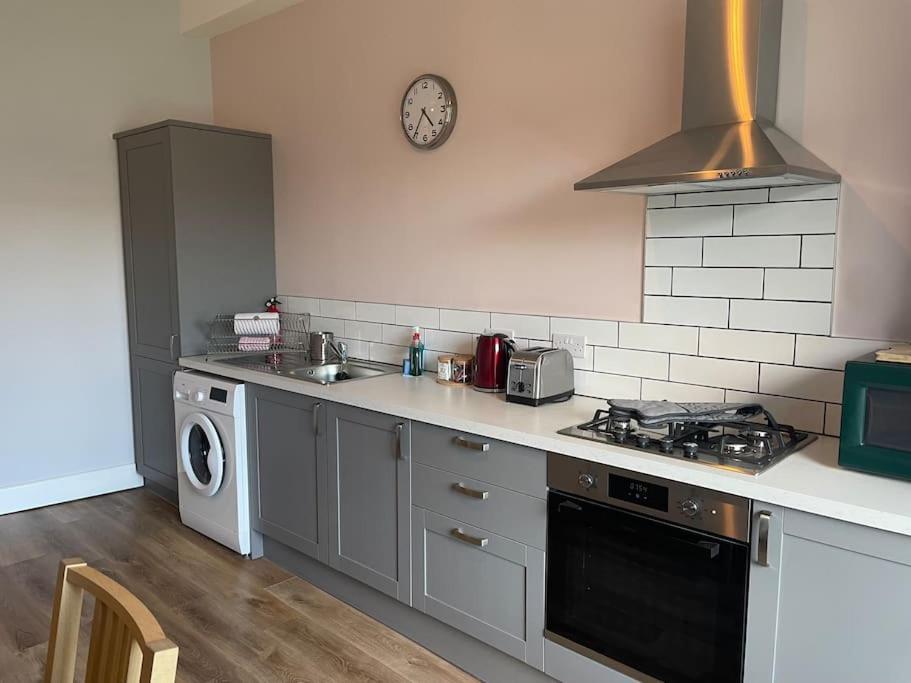 5 Minutes From Loch Lomond - Newly Renovated Ground Floor 1-Bed Flat Apartment Bonhill Exterior photo